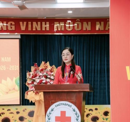 Hoa hậu Hoàng Thanh Nga chính thức trở thành Ủy viên Hội Chữ Thập Đỏ phường Hòa Hưng