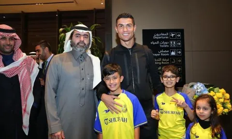 Ronaldo hớn hở đến Ả Rập Xê Út, chuẩn bị ra mắt Al Nassr