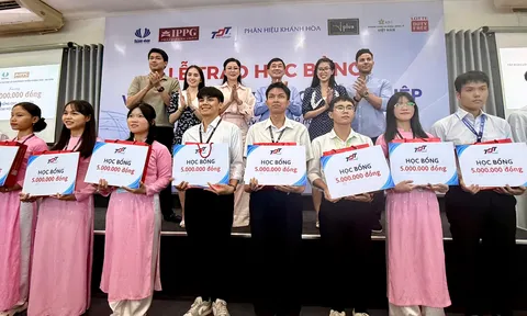 “Nâng bước tương lai” – Tấm lòng của ông Johnathan Hạnh Nguyễn – Chủ tịch Tập đoàn đồng IPP dành cho thế hệ trẻ Khánh Hòa