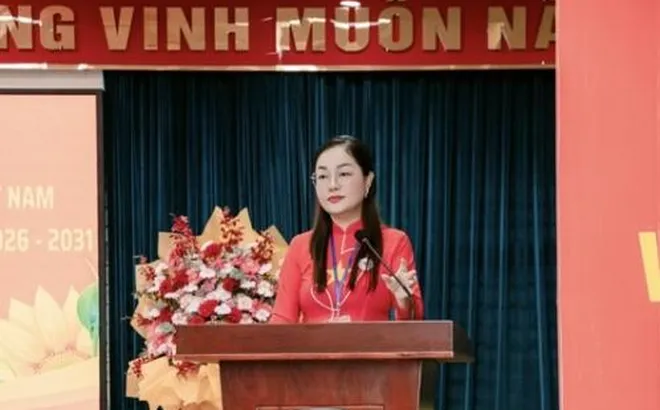 Hoa hậu Hoàng Thanh Nga chính thức trở thành Ủy viên Hội Chữ Thập Đỏ phường Hòa Hưng